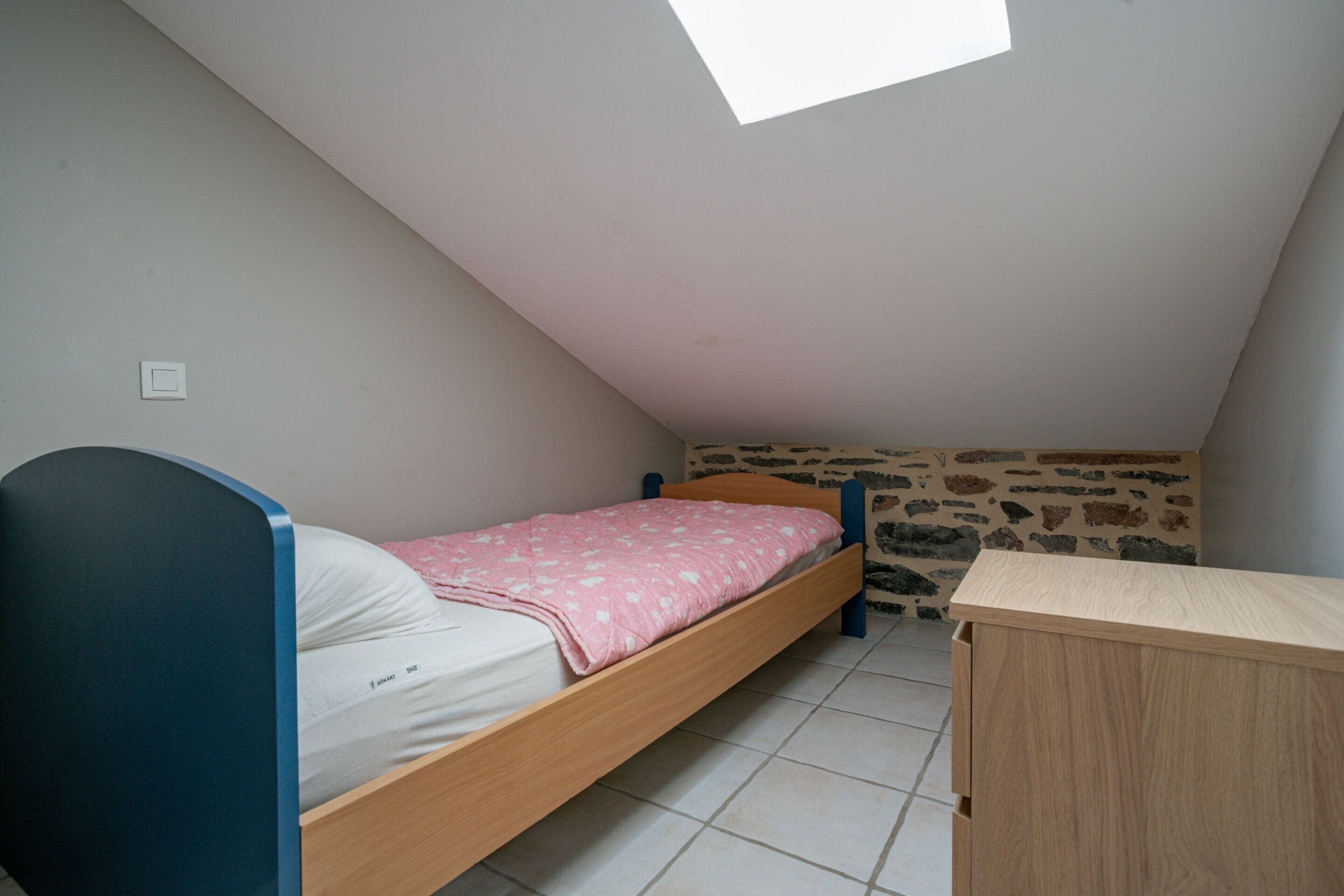 House | 3 bedrooms, individually furnished