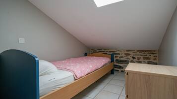 House | 3 bedrooms, individually furnished