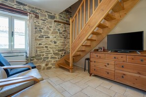 House | Living room - Courry Gem: Pool & Charm (Courry)