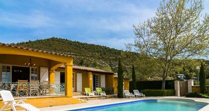 Beautiful, Spacious Villa With Private Swimming Pool Near Recreation Lake Lac de Castillion