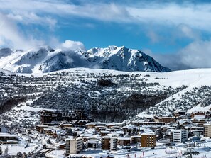 Exterior - Stylish Apartment Near the Ski-slopes of L'alpe Dhuez (Huez)