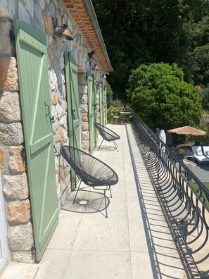 Balcony - Villa in Grasse With Private Pool (Grasse)