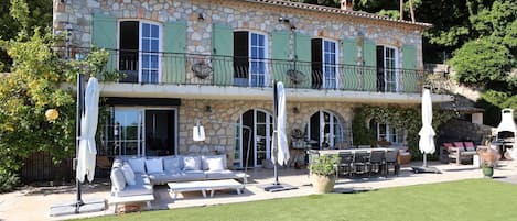 Villa | Exterior