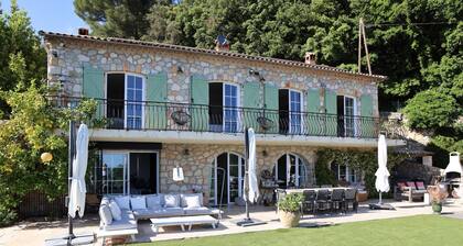Villa in Grasse With Private Pool