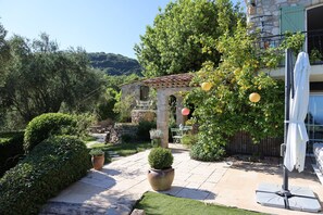 Villa | Garden - Villa in Grasse With Private Pool (Grasse)