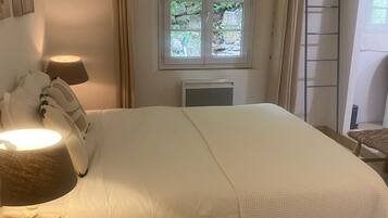 Villa | 4 bedrooms, individually furnished, bed sheets