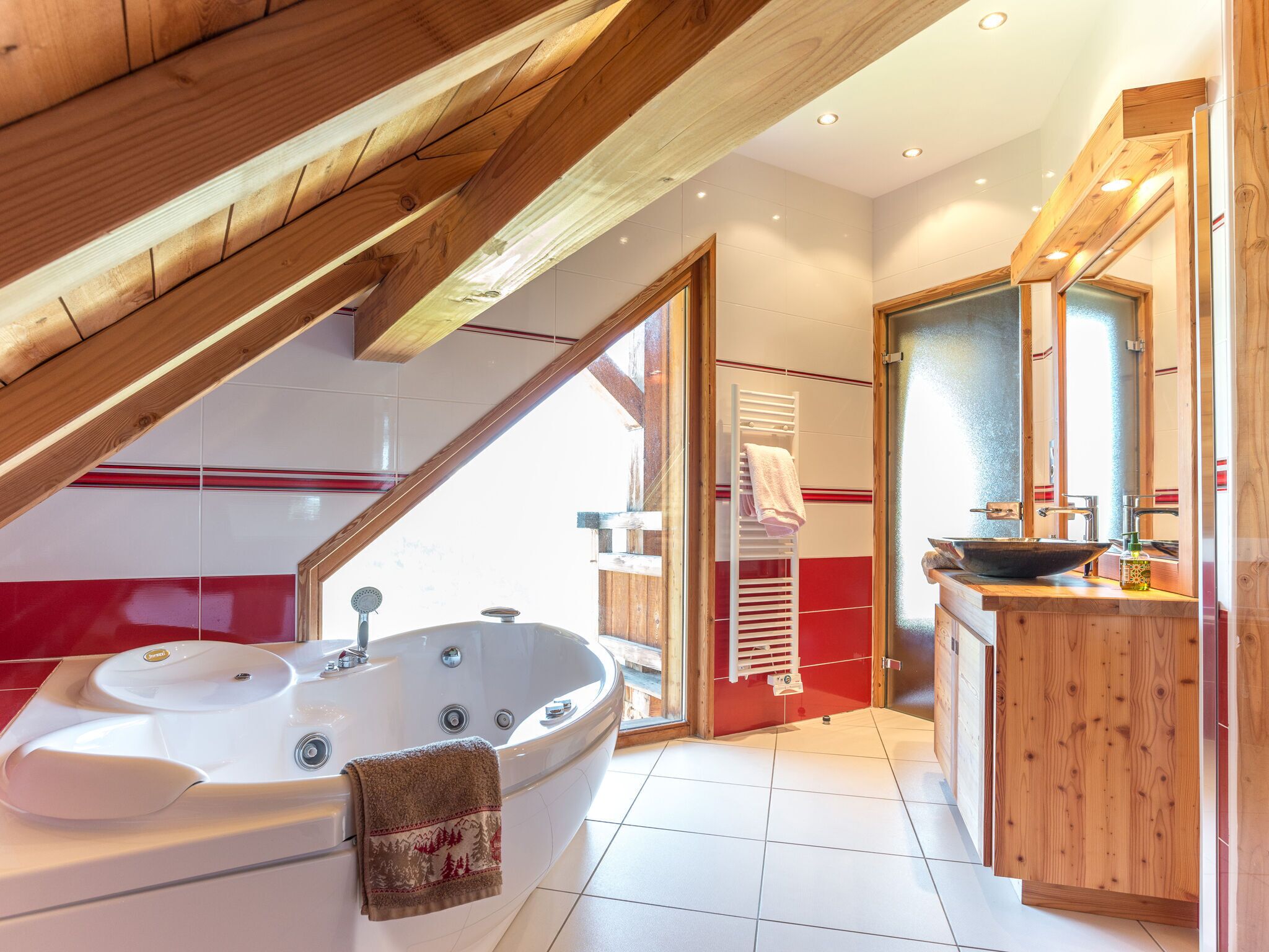 Shower, jetted bath