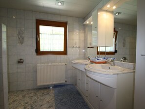 Shower, towels