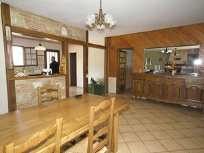 Dining - Spacious Holiday Home in Lannepax With Terrace (Lannepax)