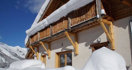 Chalet With a Wood-burning Stove in Familyfriendly Village