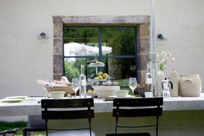 Balcony - Luxurious Farmhouse in Braize (Braize)