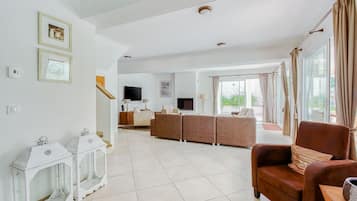 Villa | Living room | DVD player