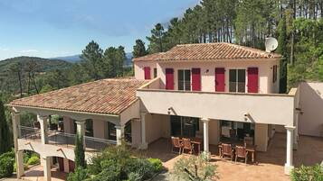 Villa | Exterior