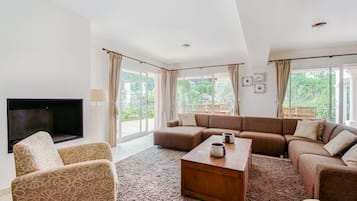 Villa | Living room | DVD player