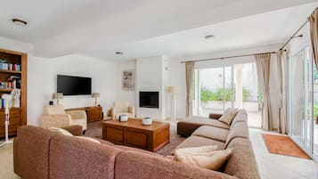 Villa | Living room | DVD player