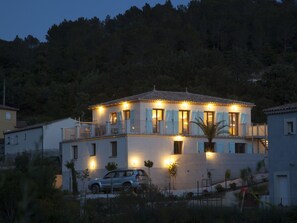 Exterior - Modern Villa in Roquebrun With Private Pool (Roquebrun)