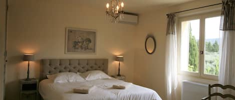 Villa | 4 habitaciones, muebles diferentes y ropa de cama