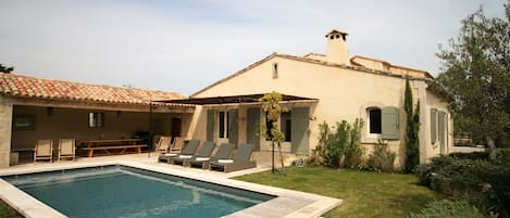 Villa | Exterior