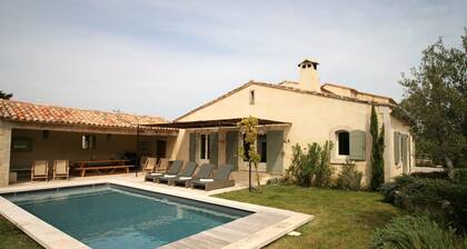 Mas in Eygalieres With Heated Pool