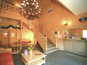 Reception - Attractive Apartment With a Balcony in Le Grand Massif (Samoens)