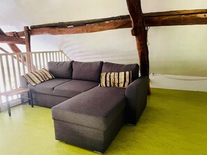 House | Room amenity - Spacious Farmhouse near Forest in Stramproy (Stramproy)