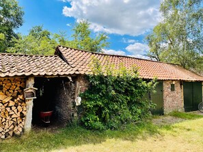 House | Room amenity - Spacious Farmhouse near Forest in Stramproy (Stramproy)