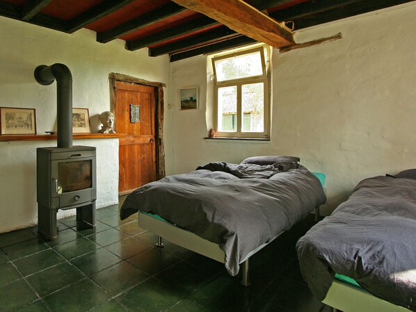 Room amenity - Spacious Farmhouse near Forest in Stramproy (Stramproy)
