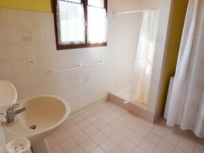 Apartment | Badezimmer