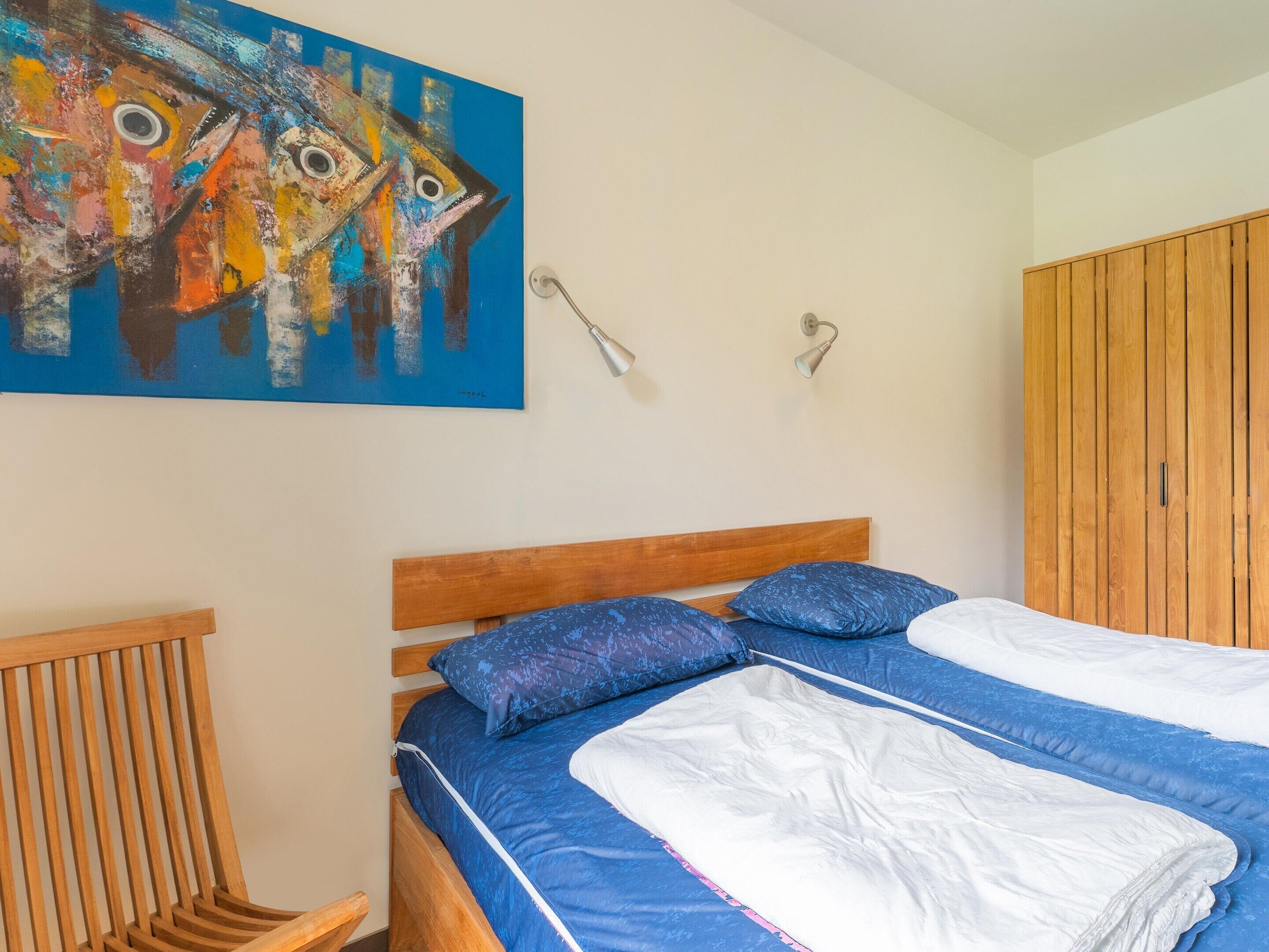 2 bedrooms, bed sheets