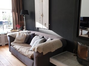 Living room - Cosy Holiday Home in Noordwijk Netherlands With Garden (Noordwijk)