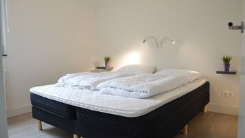 House | 3 bedrooms, bed sheets