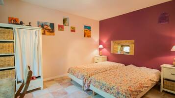 House | 2 bedrooms, individually furnished, bed sheets