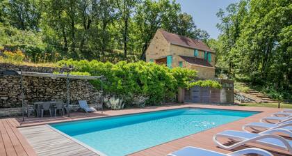 Dordogne Poolside Escape