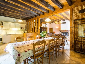 Dining - Chic Holiday Home in Siorac-en-périgord With (Monplaisant)