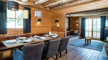 Chalet | Dining
