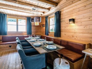 Chalet | Ruokailu