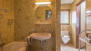 Bathroom - Cozy Apartment in Gmünd near Ski Area (Gerlos)
