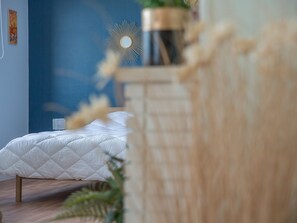 2 bedrooms, bed sheets - Endearing Apartment in Arromanches-les-bains Nearby the Sea With View on the Harbour (Arromanches-les-Bains)