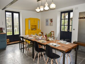 Dining - Stylish Renovated Villagehouse With Private Swimming Pool Garden and Lovely View (Frayssinet)