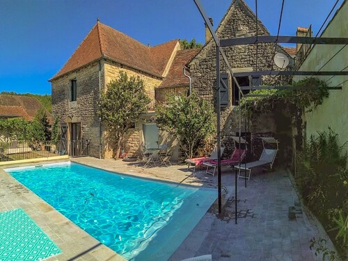Stylish Renovated Villagehouse With Private Swimming Pool Garden and Lovely View