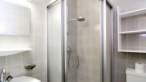 Apartment | Bathroom