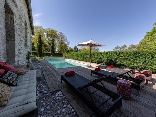 Magnificent Villa With Pool in Historic Area of Saint-péravy la Colombe