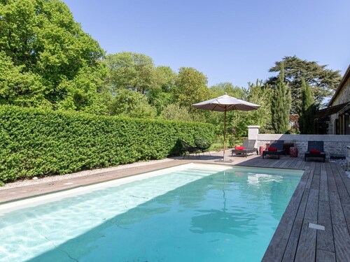 Magnificent Villa With Pool in Historic Area of Saint-péravy la Colombe