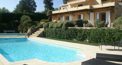Lavish Villa in Grimaud With Private Swimming Pool