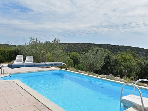 Upscale Villa in Vélieux With Private Swimming Pool