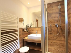 Apartment | Bathroom - Apartment on a Ski-slope in Ischgl With Sauna & Balcony (Ischgl)