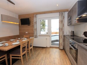 Apartment | Private kitchen - Apartment on a Ski-slope in Ischgl With Sauna & Balcony (Ischgl)