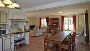 Unclassified image, 5 of 37, button - Spacious Family Villa With Pool and Views Over the Rolling Countryside (Saint-Michel-l'Observatoire)