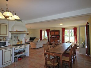 Villa | Living room - Spacious Family Villa With Pool and Views Over the Rolling Countryside (Saint-Michel-l'Observatoire)
