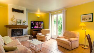House | Living room | DVD player